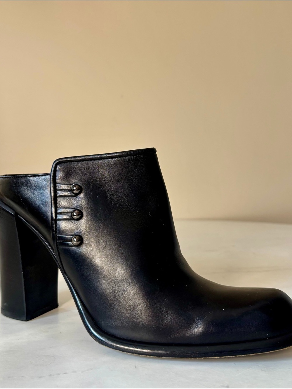 Via Spiga Black Leather Button-Trim Block Heel Mule